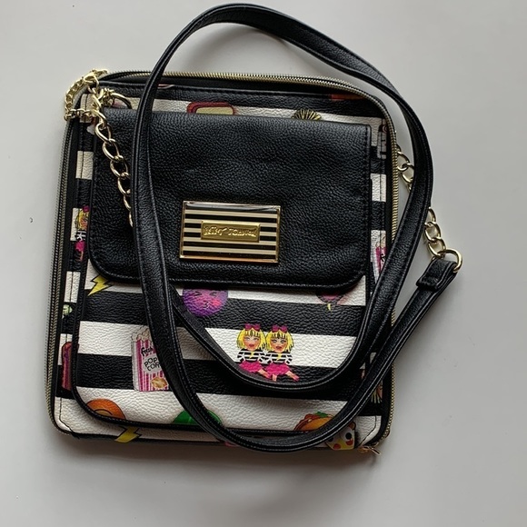 BETSY Johnson Crossbody Bag - Picture 3 of 17